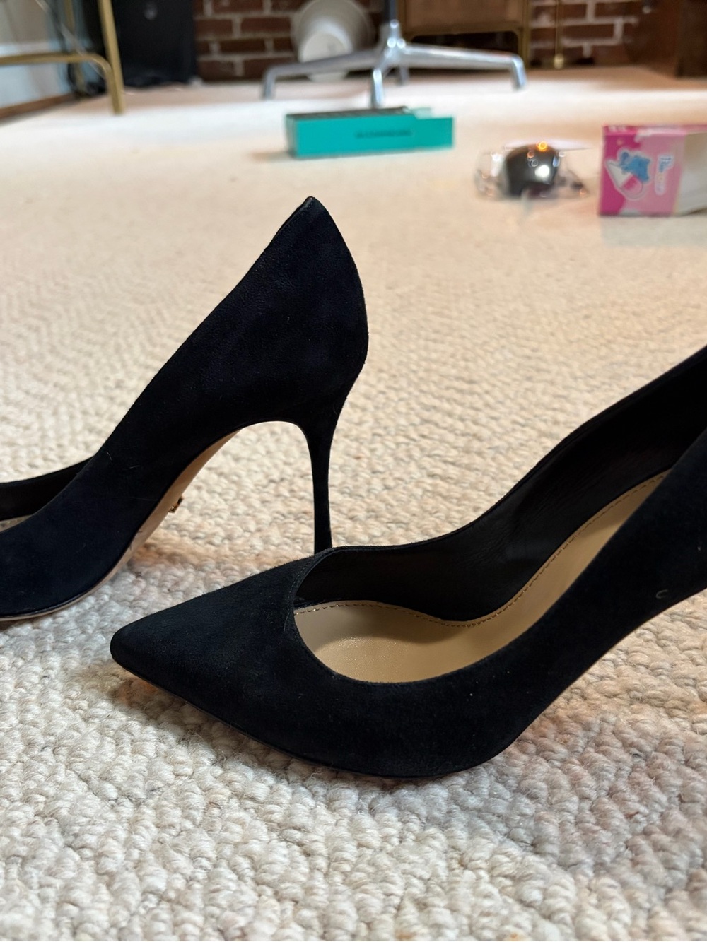 Sergio Rossi Black Suede Pointed-Toe Pumps - Picture 3 of 6